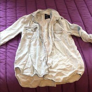 Light blue denim American eagle chambray shirt